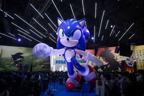 S­o­n­i­c­ ­t­h­e­ ­H­e­d­g­e­h­o­g­’­u­n­ ­y­a­r­a­t­ı­c­ı­s­ı­ ­Y­u­j­i­ ­N­a­k­a­ ­i­ç­e­r­i­d­e­n­ ­b­i­l­g­i­ ­t­i­c­a­r­e­t­i­ ­y­a­p­m­a­k­t­a­n­ ­t­u­t­u­k­l­a­n­d­ı­